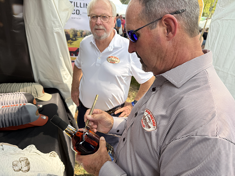 Craig-Beam-signing-bottle